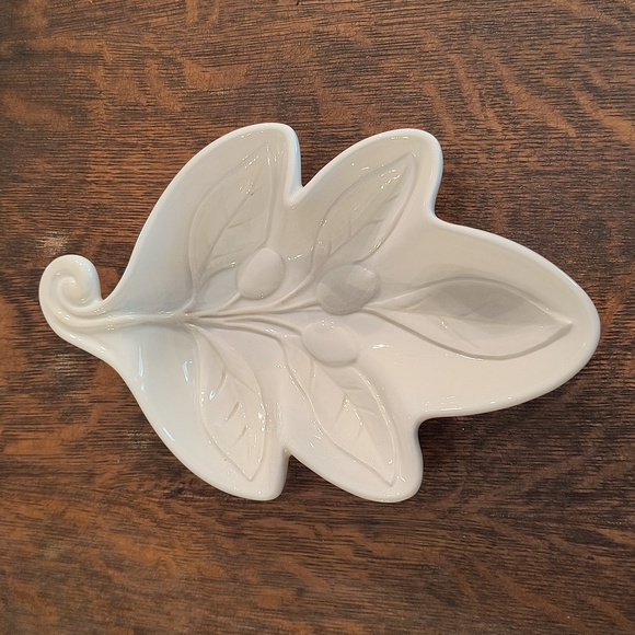 Lenox Olive Leaf Decorative Dish - Picture 3 of 13